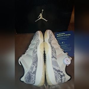 Air Jordan 11 Retro Low